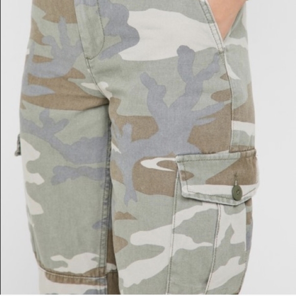 TOPSHOP Camo Print Cargo Pants - Picture 3 of 7